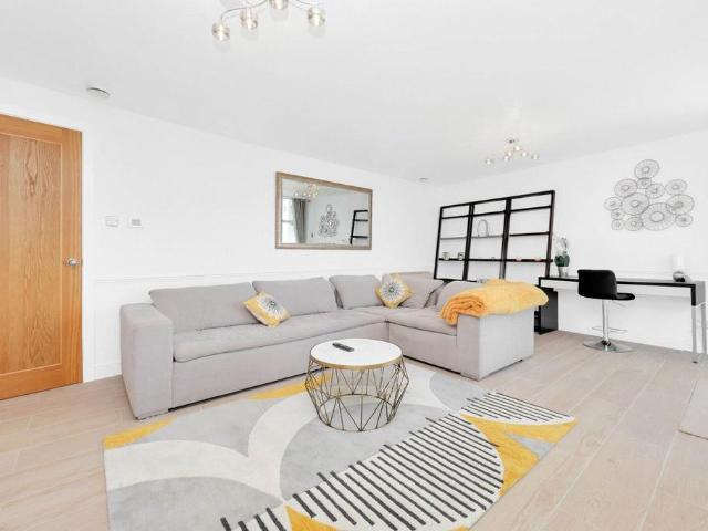 Apartment for rent in Cubitt Town, Greater London
