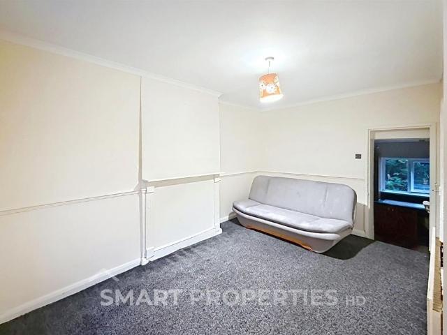 House for rent in Milnsbridge, West Yorkshire