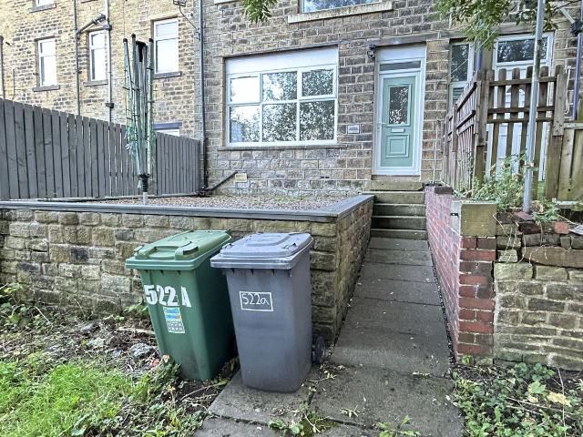 Studio for rent in Milnsbridge, Kirklees