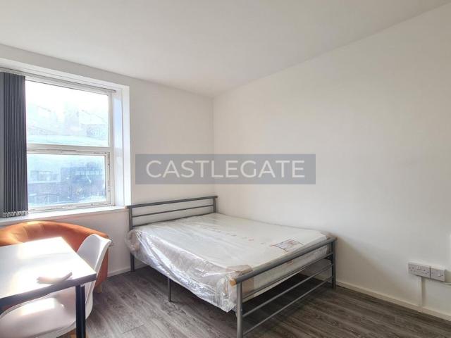 Studio for rent in Huddersfield, Isle Of Man
