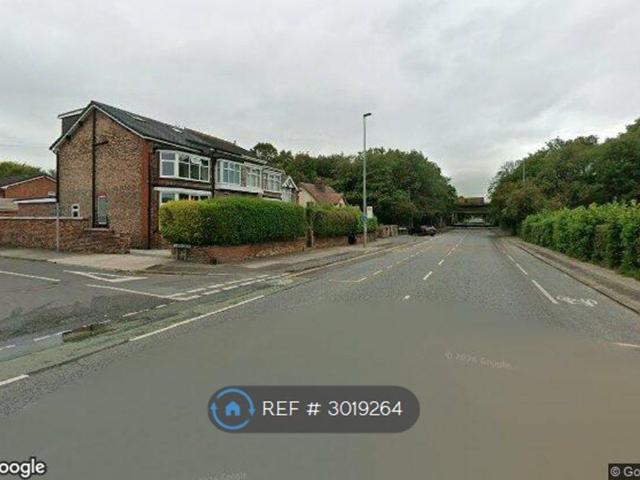 Room for rent in Roe Green, Salford
