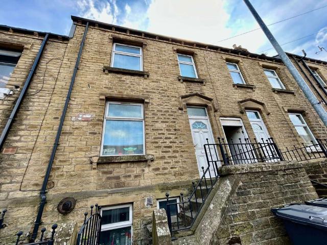 Room for rent in Thornton Lodge, Huddersfield