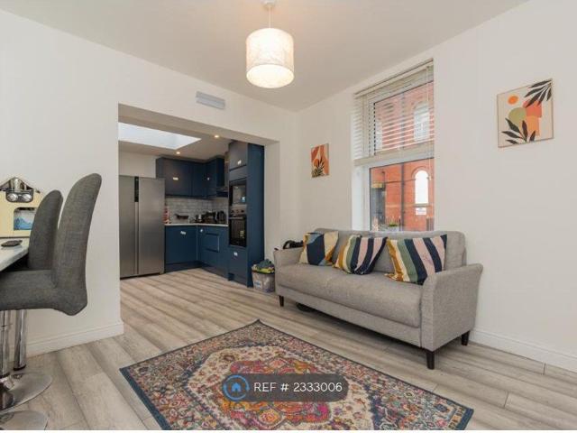 Room for rent in Heaton Norris, Greater Manchester