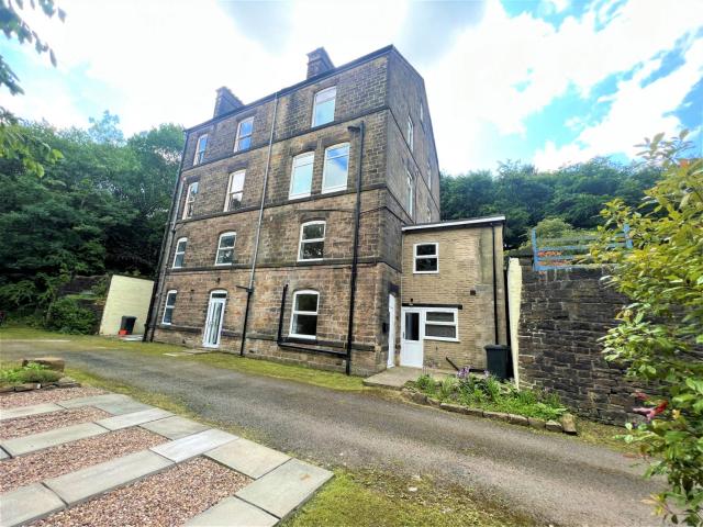 Apartment for rent in Stubbin, Deepcar