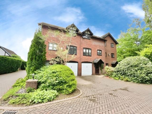 House for rent in Colshaw Farm, Wilmslow