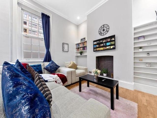 Apartment for rent in Marylebone, Greater London