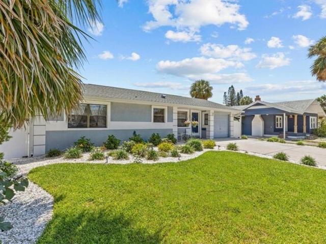 House for sale in Clearwater Beach