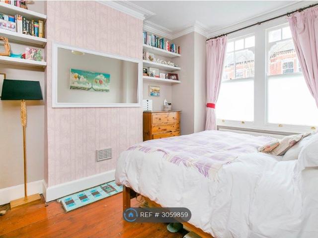 Apartment for rent in Abbeville Village, Greater London