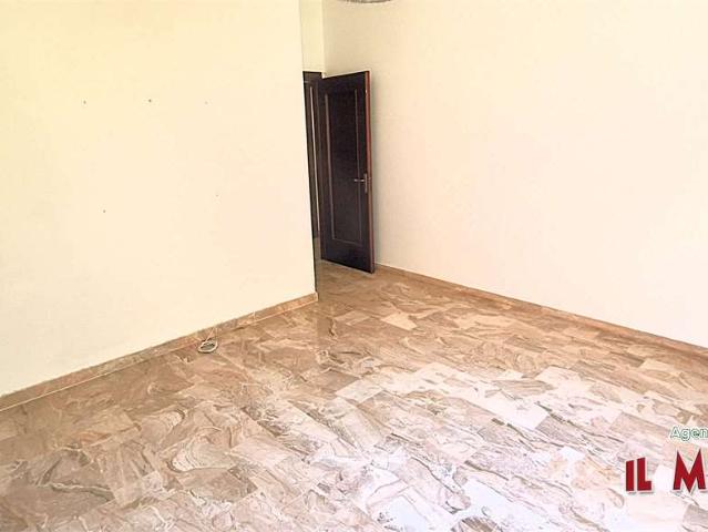 Appartamento in affitto a Centro Est, Serra Riccò