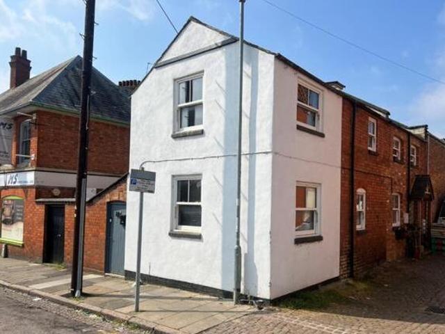 House for sale in Northampton, Northamptonshire