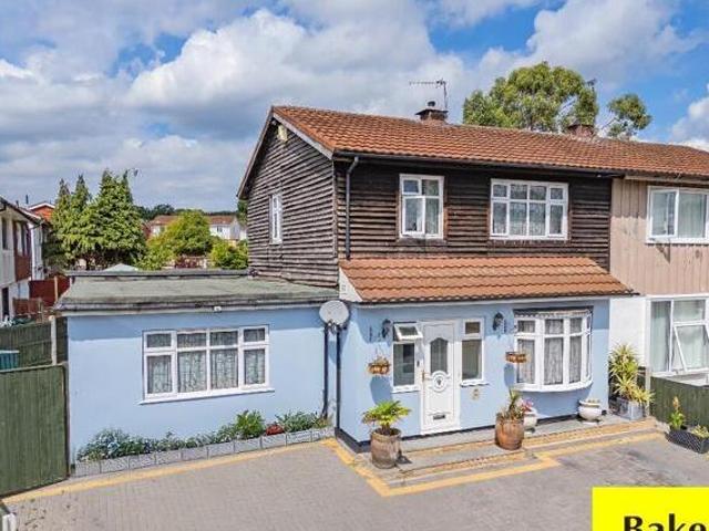 House for sale in Chigwell, Epping Forest