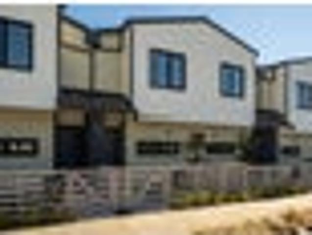 Townhouse for rent in Mountain Vista Estate, Māngere-Ōtāhuhu