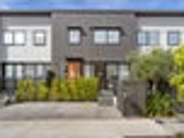 Townhouse for rent in Owhata