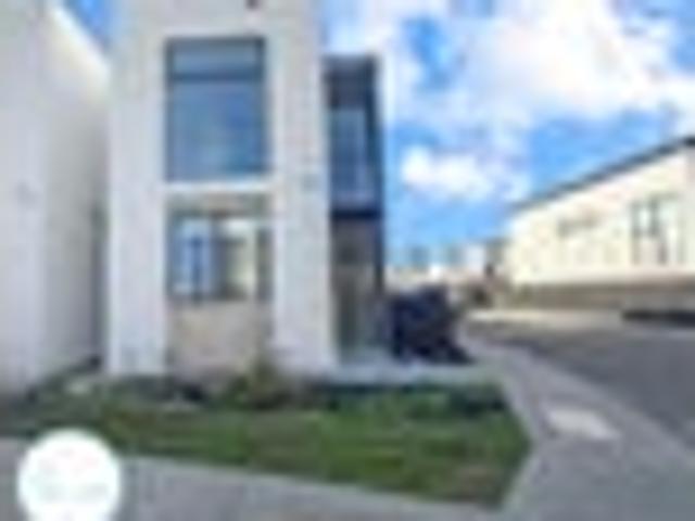 Townhouse for rent in Owhata, Oroua County