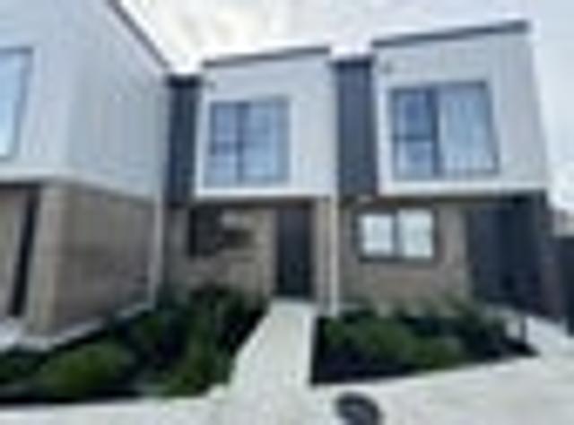 Townhouse for rent in Owhata, Oroua County
