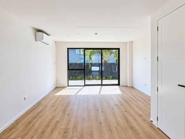 Townhouse for rent in Owhata, Oroua County