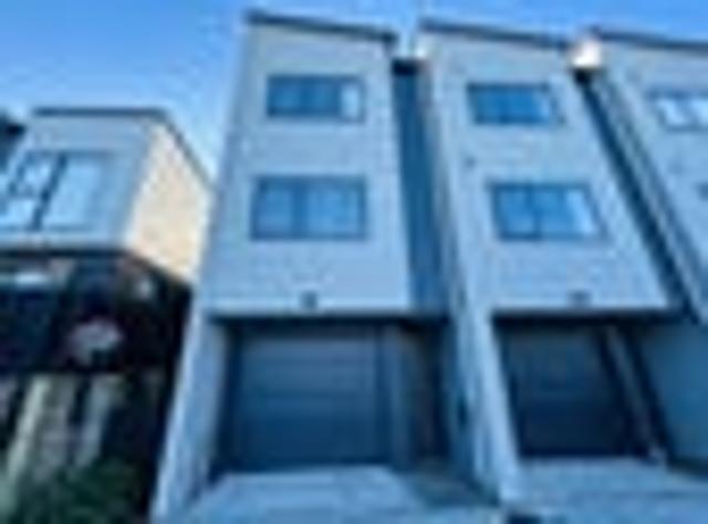 Townhouse for rent in Owhata