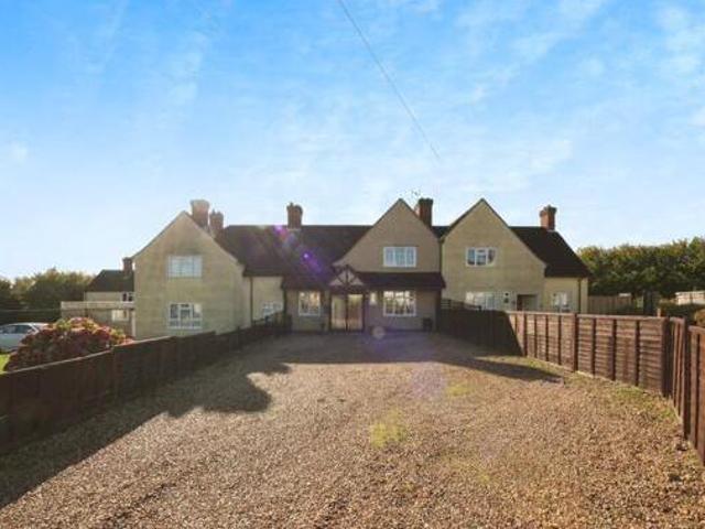 House for sale in Luton