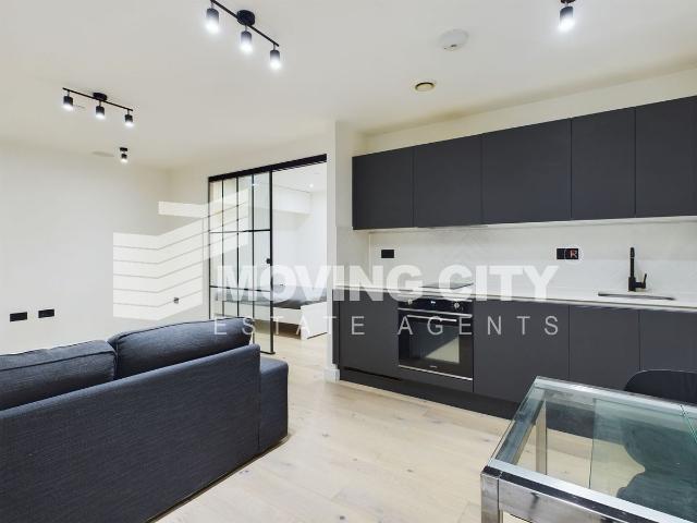 Studio for rent in Hale End, Greater London