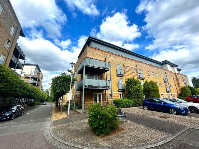 Apartment for rent in Holywell Estate, North Watford