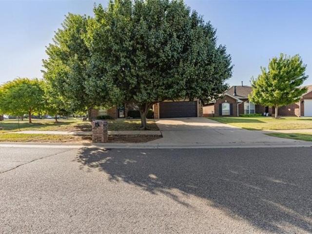 House for sale in Moore House for sale in Moore