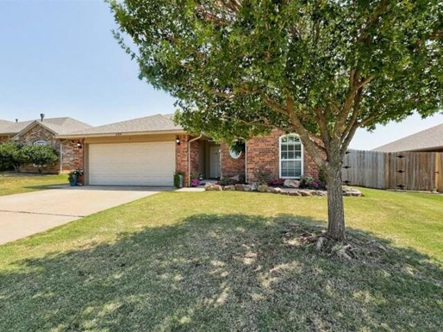 House for sale in Moore House for sale in Moore