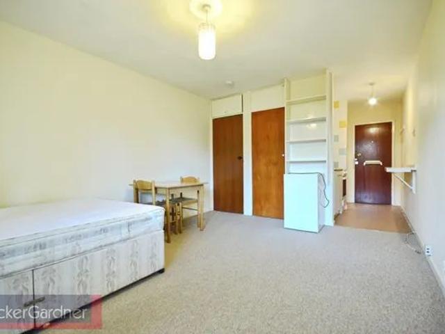 Studio for rent in Chesterton, Arbury