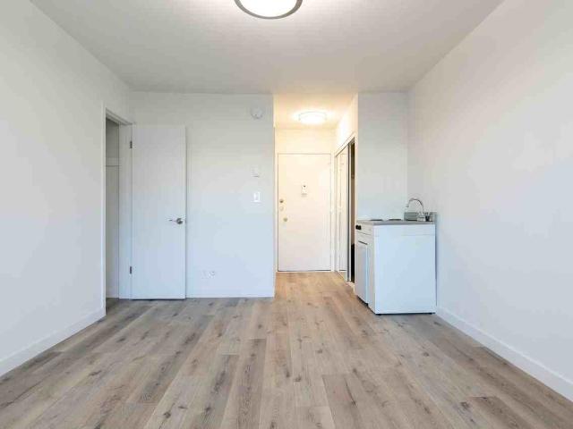 Apartment for rent in Canoga Park, California
