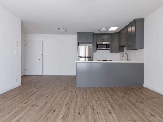 Apartment for rent in Canoga Park, California