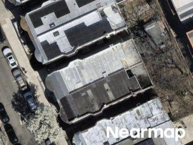 House for sale in The Bronx, Arverne