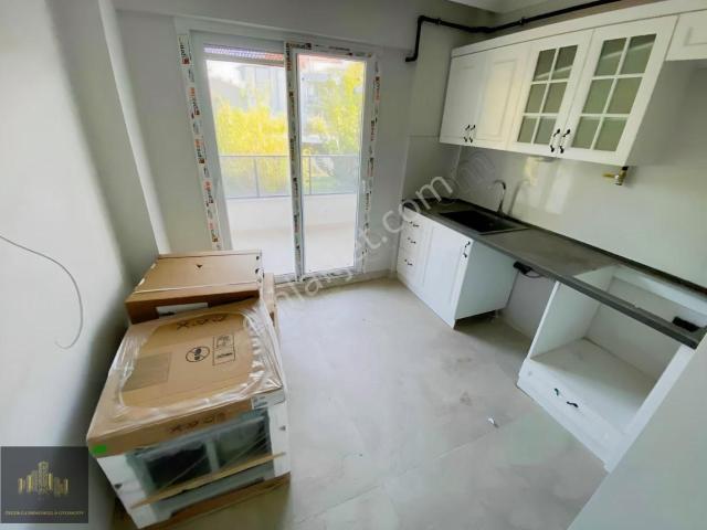Akhisar, Manisa içerisinde satılık mülk