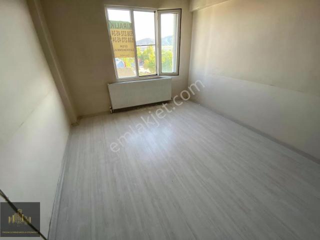 Akhisar, Manisa içerisinde kiralık mülk