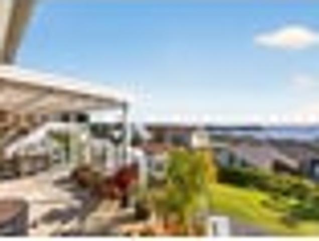 Townhouse for rent in Whangaparaoa, Oroua County