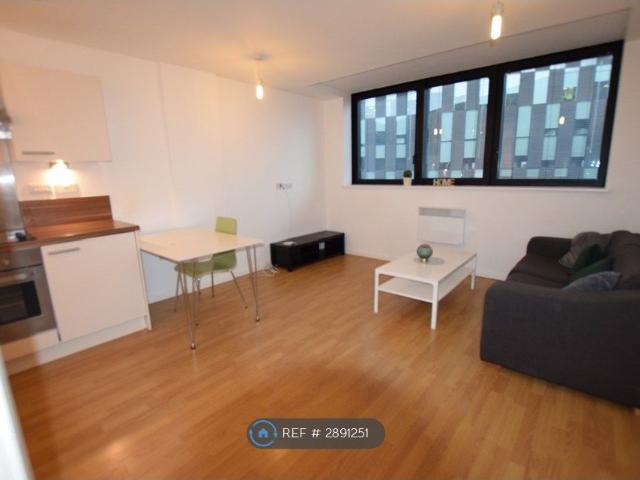 Apartment for rent in Waterfront, Calderstones