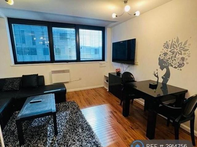 Apartment for rent in Waterfront, Calderstones