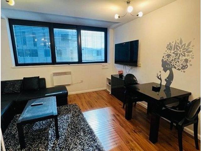 Apartment for rent in Waterfront, Calderstones