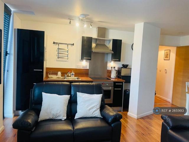 Apartment for rent in Waterfront, Calderstones