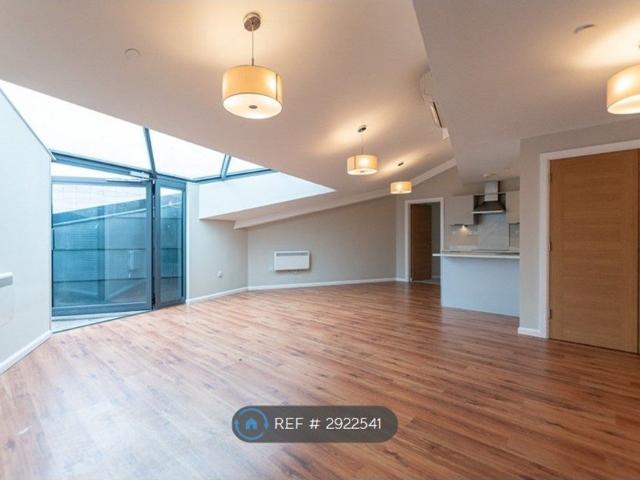 Apartment for rent in Waterfront, Calderstones