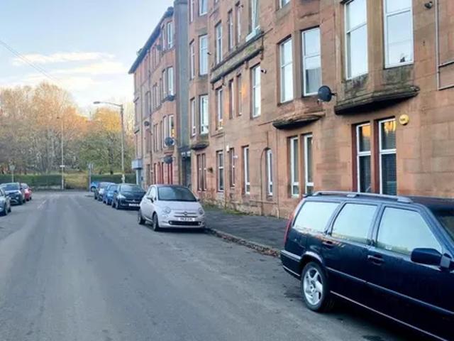 Apartment for rent in Shawmoss, Pollokshaws