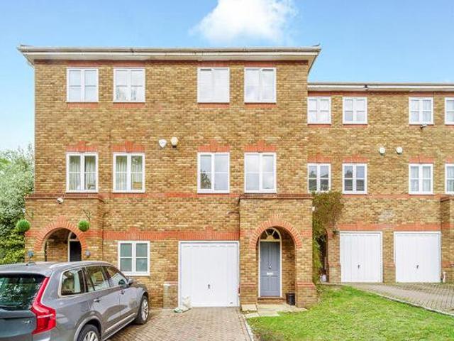House for sale in Deepcut, Surrey