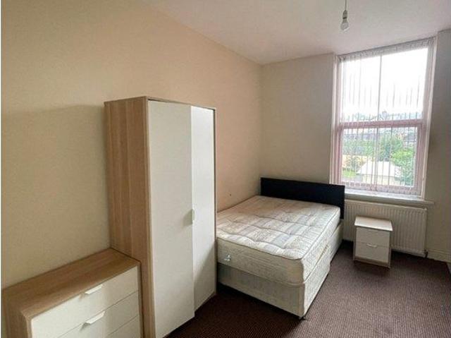 Studio for rent in Manningham, Bradford