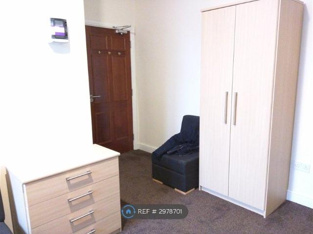 Studio for rent in West Yorkshire