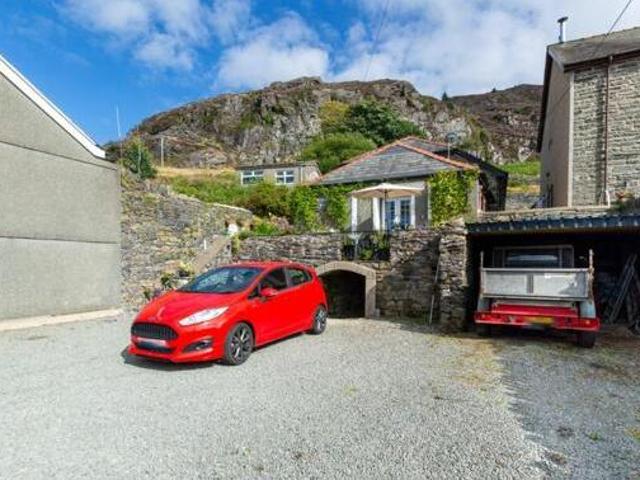 House for sale in Blaenau Ffestiniog, Wales