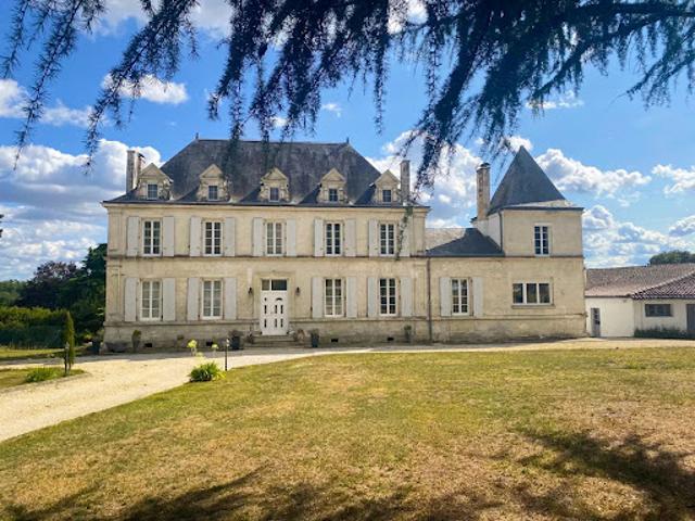 Château vente à France métropolitaine, Aignes-et-puypéroux
