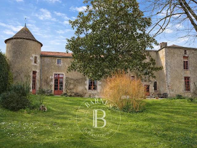 Château vente à Parthenay, Coulonges-sur-l'autize