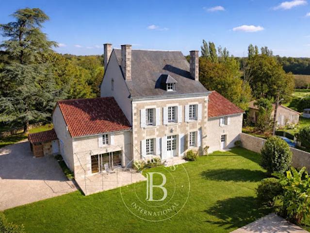 Château vente à Poitiers