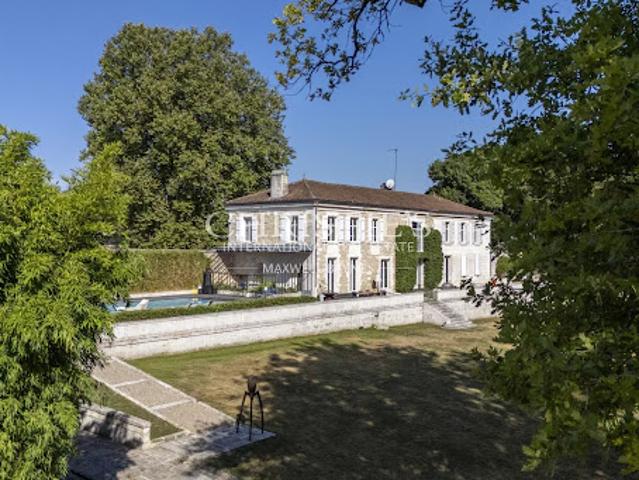 Château vente à Angoulême, Aignes-et-puypéroux