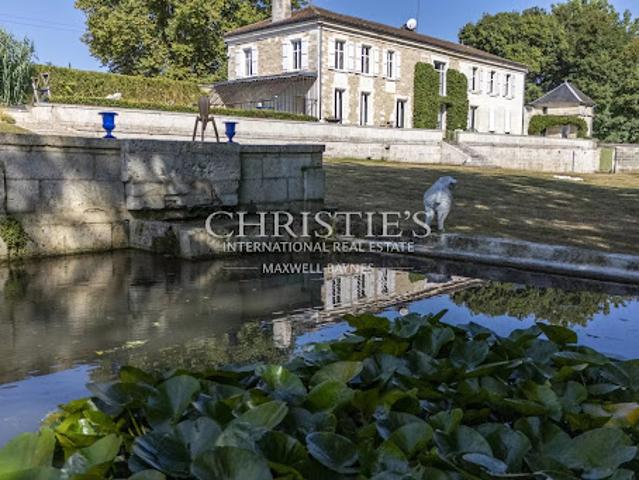 Château vente à Angoulême, Aignes-et-puypéroux