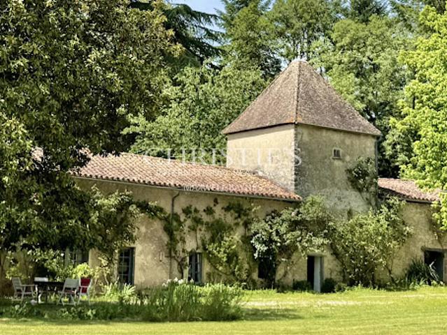 Château vente à Angoulême, Aignes-et-puypéroux
