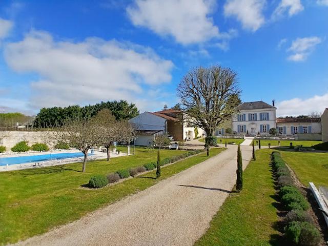 Château vente à Saint-Jean-d'Angély, Saint-jean-d'angély